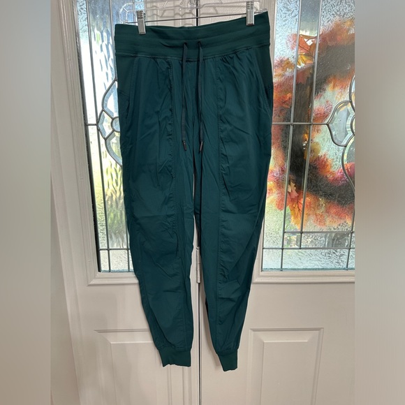lululemon athletica Pants - Lululemon Dance Studio Mid-Rise Jogger *Full Length in Green Jasper size 6